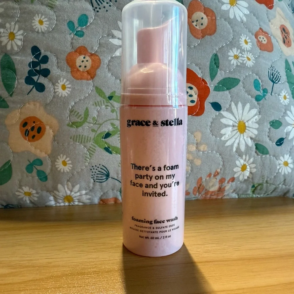 Grace & Stella foaming face wash - Picture 1 of 5